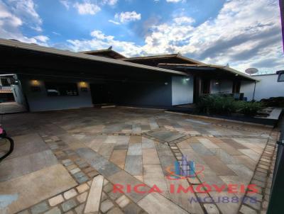 Casa para Venda, em Ibirit�, bairro Jardim das Flores, 3 dormit�rios, 2 banheiros, 2 su�tes, 2 vagas